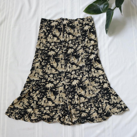 Oriental patterned black and tan colored long skirt - Picture 7 of 8